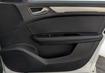 Подержанный автомобиль Renault Arkana 2021 года (25 фото)