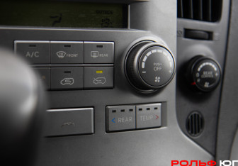 Подержанный автомобиль Hyundai Grand Starex 2008 года (15 фото)