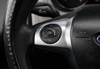 Подержанный автомобиль Ford Focus Sedan 2011 года (18 фото)
