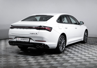 Подержанный автомобиль Geely Preface 2024 года (5 фото)
