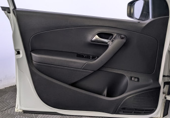 Подержанный автомобиль Volkswagen Polo Sedan 2019 года (19 фото)