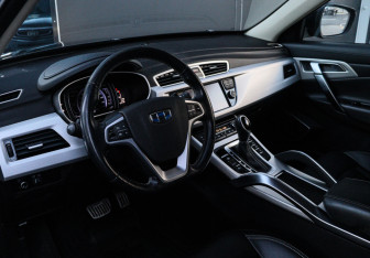 Подержанный автомобиль Geely Atlas 2018 года (12 фото)