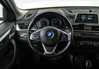 Подержанный автомобиль BMW X2 2018 года (12 фото)
