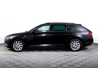 Подержанный автомобиль Skoda Superb Wagon 2016 года (8 фото)