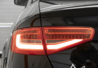 Подержанный автомобиль Audi A4 Sedan 2014 года (31 фото)