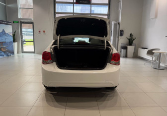 Подержанный автомобиль Chevrolet Cruze Sedan 2010 года (9 фото)