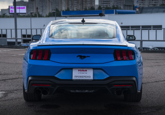 Подержанный автомобиль Ford Mustang Coupe 2023 года (7 фото)
