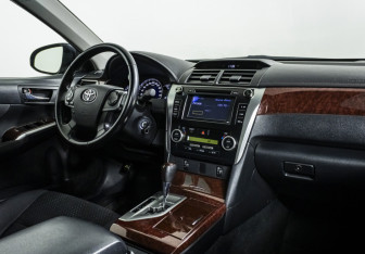 Подержанный автомобиль Toyota Camry Sedan 2014 года (9 фото)