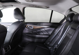 Подержанный автомобиль Infiniti Q50 2014 года (10 фото)
