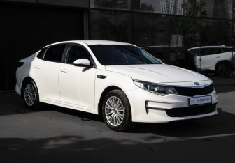 Подержанный автомобиль Kia Optima Sedan 2018 года (3 фото)