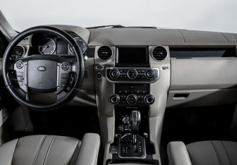 Подержанный автомобиль Land Rover Discovery 2012 года (12 фото)