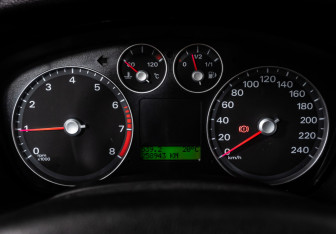Подержанный автомобиль Ford Focus Hatchback 2006 года (10 фото)