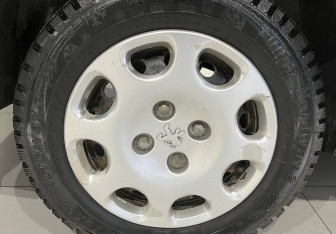 Подержанный автомобиль Peugeot 206 Sedan 2008 года (10 фото)