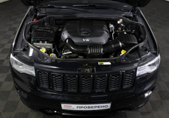 Подержанный автомобиль Jeep Grand Cherokee 2019 года (10 фото)