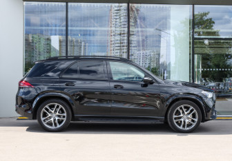 Подержанный автомобиль Mercedes-Benz GLE 2021 года (4 фото)