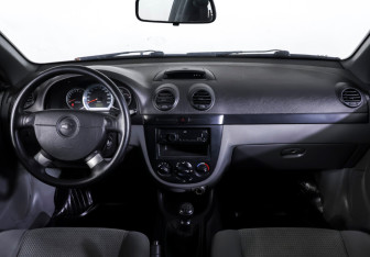 Подержанный автомобиль Chevrolet Lacetti Sedan 2010 года (11 фото)