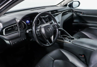 Подержанный автомобиль Toyota Camry Sedan 2018 года (11 фото)