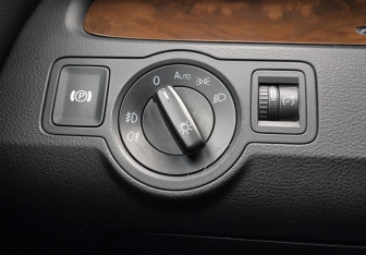 Подержанный автомобиль Volkswagen Passat Sedan 2009 года (15 фото)