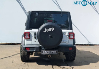 Подержанный автомобиль Jeep Wrangler 2019 года (7 фото)