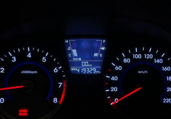 Подержанный автомобиль Hyundai Solaris Sedan 2011 года (15 фото)