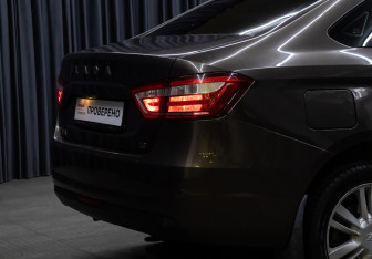 Подержанный автомобиль LADA (ВАЗ) Vesta Sedan 2019 года (20 фото)