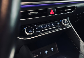 Подержанный автомобиль Hyundai Sonata 2020 года (15 фото)