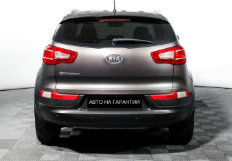 Подержанный автомобиль Kia Sportage 2012 года (6 фото)