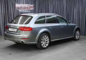 Подержанный автомобиль Audi A4 allroad 2009 года (5 фото)