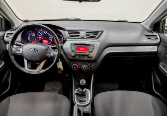 Подержанный автомобиль Kia Rio Sedan 2014 года (14 фото)