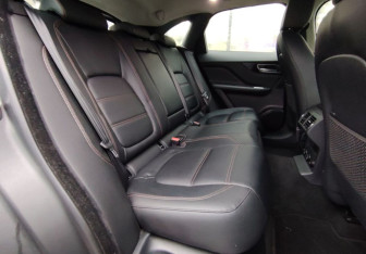 Подержанный автомобиль Jaguar F-Pace 2020 года (11 фото)