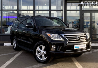 Подержанный автомобиль Lexus LX 2015 года (3 фото)