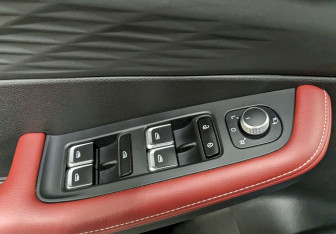 Подержанный автомобиль Geely Coolray 2024 года (12 фото)