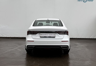 Подержанный автомобиль Omoda S5 2024 года (6 фото)