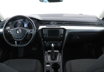 Подержанный автомобиль Volkswagen Passat Wagon 2017 года (7 фото)
