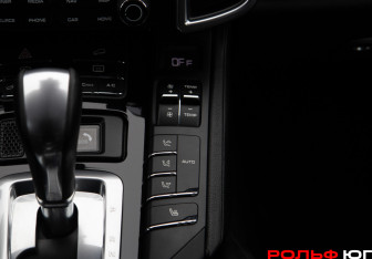 Подержанный автомобиль Porsche Cayenne 2017 года (27 фото)