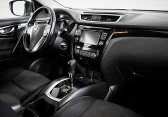 Подержанный автомобиль Nissan Qashqai 2014 года (9 фото)