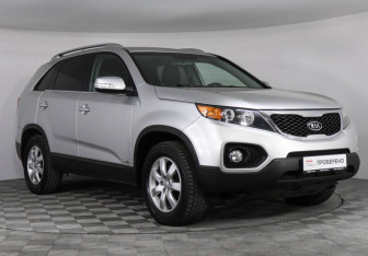 Подержанный автомобиль Kia Sorento 2012 года (3 фото)