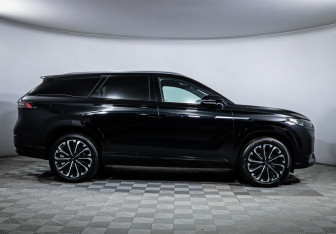 Подержанный автомобиль Jaecoo J8 2024 года (4 фото)