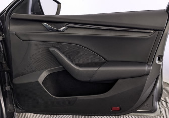 Подержанный автомобиль Skoda Octavia Liftback 2021 года (24 фото)