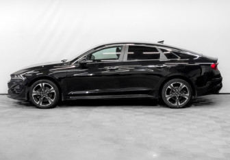 Подержанный автомобиль Kia K5 2020 года (8 фото)