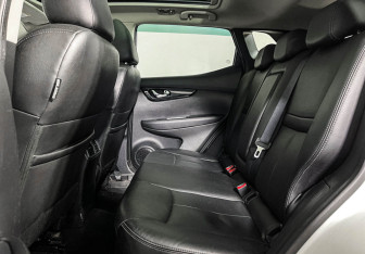 Подержанный автомобиль Nissan Qashqai 2017 года (10 фото)