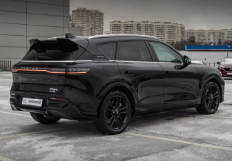 Подержанный автомобиль Voyah Free 2023 года (6 фото)