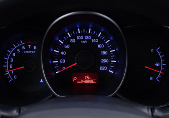 Подержанный автомобиль Kia Rio Sedan 2012 года (11 фото)