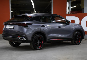 Подержанный автомобиль Omoda C5 2022 года (5 фото)