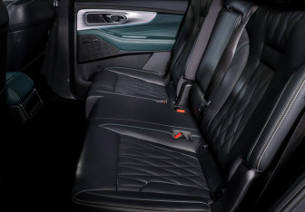 Подержанный автомобиль GAC GS8 2023 года (10 фото)