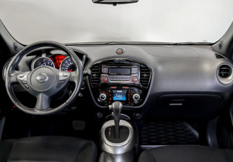 Подержанный автомобиль Nissan Juke 2015 года (14 фото)