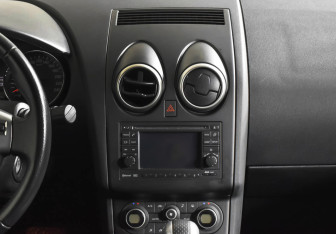 Подержанный автомобиль Nissan Qashqai 2010 года (13 фото)