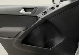 Подержанный автомобиль Volkswagen Tiguan 2016 года (15 фото)