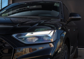 Подержанный автомобиль Audi Q5 2023 года (31 фото)