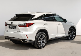 Подержанный автомобиль Lexus RX 2018 года (5 фото)